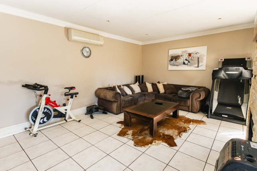 4 Bedroom Property for Sale in Groenvlei Sh Free State